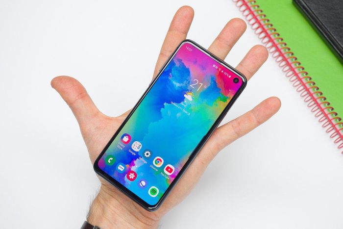  Dòng thiết bị màn hình nhỏ đã "vắng bóng" khá lâu trên thị trường smartphone Android. Ảnh: PhoneArena. 