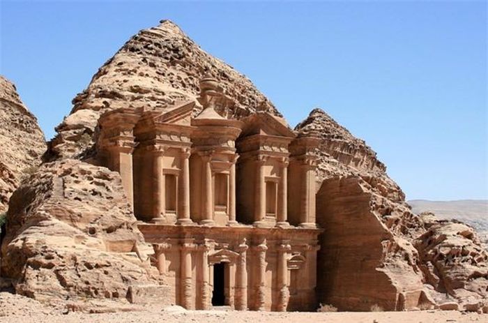 Thành phố cổ Petra, Jordan. Ảnh: CNN.
