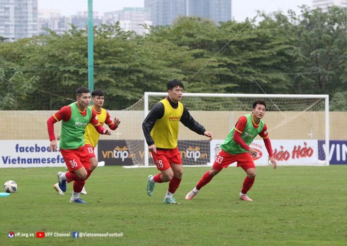 Hoàng Đức trở lại đội tuyển, HLV Park Hang-seo rèn kỹ các tân binh.