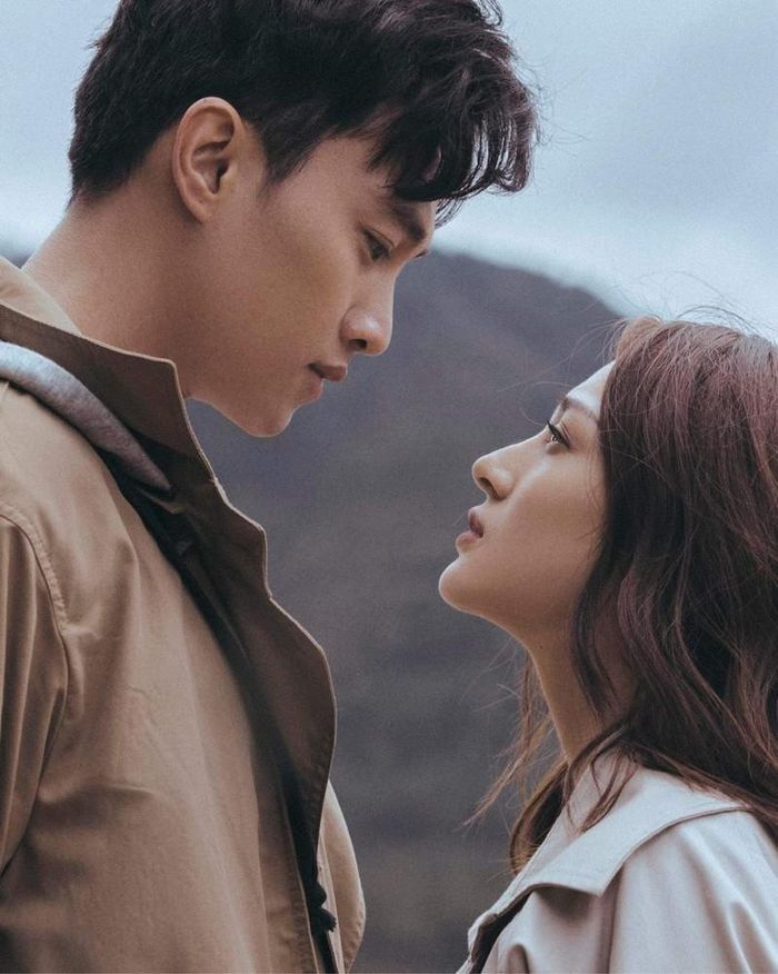 Cô gái mỏng manh với những bất hạnh từ thuở nhỏ những mong sẽ tìm được chốn yên bình bên gia đình riêng cùng một người chồng điển trai, thành đạt và trân trọng vợ mình.