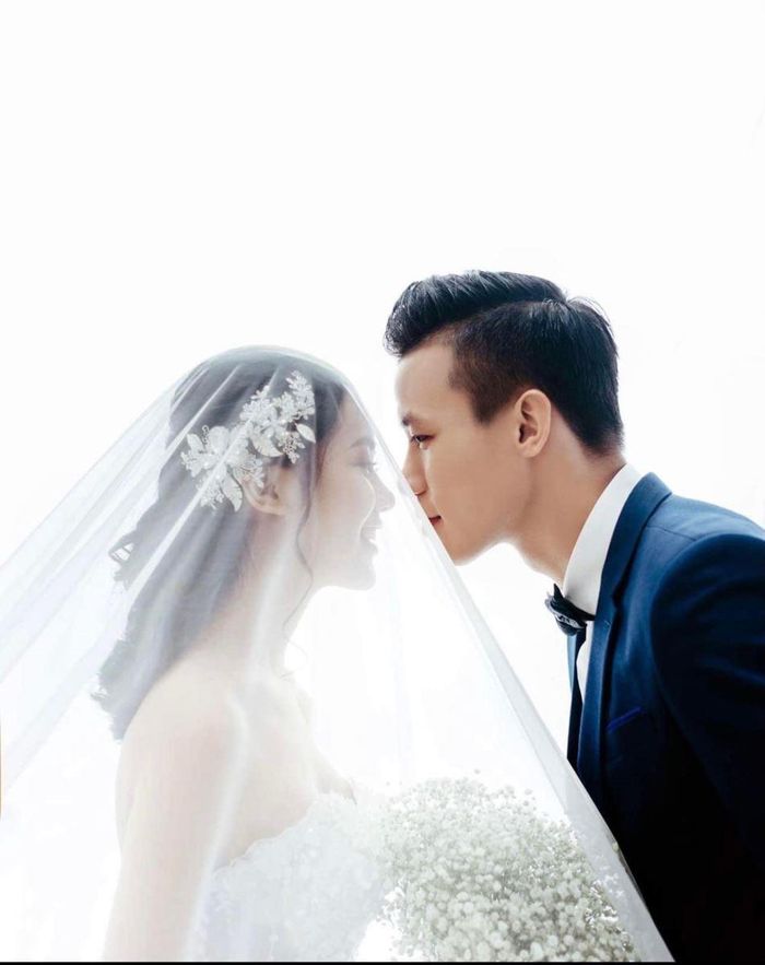 Vợ chồng Quế Ngọc Hải-Dương Thùy Phương hôm nay kỷ niệm 4 năm ngày cưới