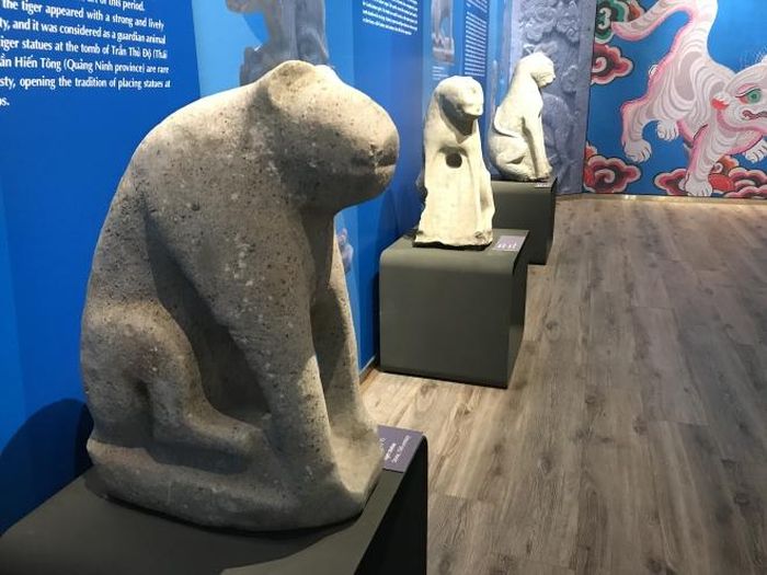 Tượng hổ trong lăng mộ thế kỷ 15-17