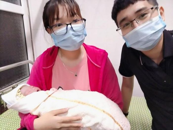 Đạo và Huế trong một lần hỗ trợ mẹ bầu từ bỏ ý định phá thai để sinh con