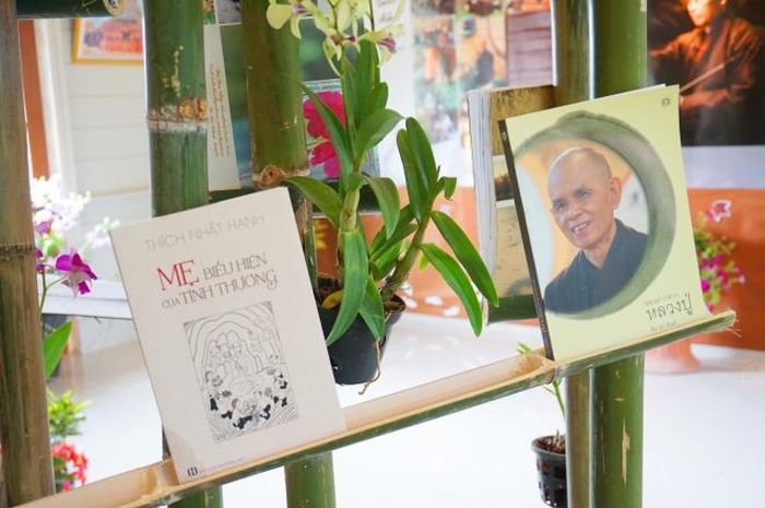 Không gian phòng triển lãm về Thiền sư Thích Nhất Hạnh tại Làng Mai Thái Lan. Ảnh: Lương Đình Khoa