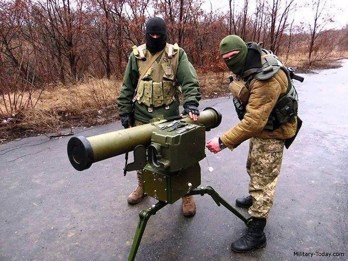 "Ukraine rõ ràng không thể sản xuất và trang bị đại trà cho binh sĩ của mình những hệ thống vũ khí hiện đại. Đó là lý do tại sao họ xin viện trợ quân sự ở bất cứ đâu mà chính quyền Kiev có thể”, chuyên gia Korotchenko chắc chắn.