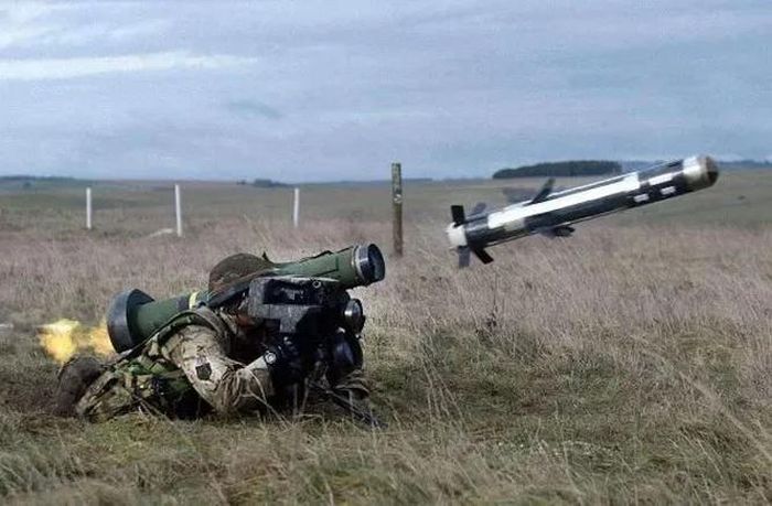 Trên thực tế, nền công nghiệp quốc phòng Ukraine từ lâu đã không thể tạo ra một sản phẩm mới có tính năng kỹ chiến thuật ít nhất là có thể so sánh được về mặt trình độ với những đối tác nước ngoài.