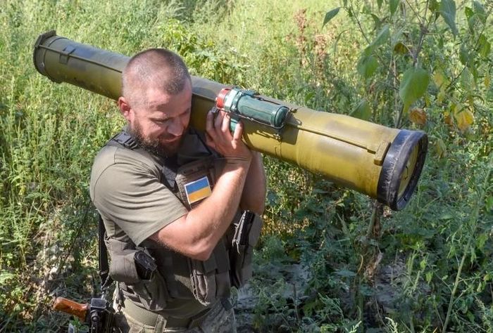 Tuy nhiên ông Igor Korotchenko - Tổng biên tập Tạp chí Quốc phòng trong một cuộc phỏng vấn nói ẩn ý đó là những nhận xét trên là từ một chính trị gia "không sở hữu một bộ óc vĩ đại".