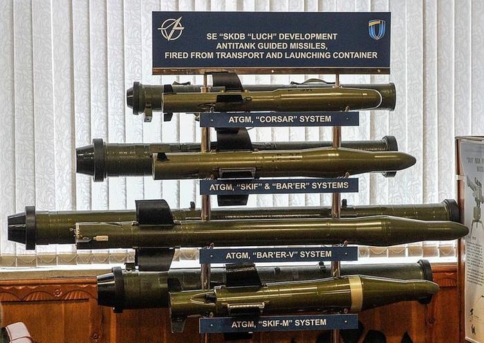 "Do vậy Quân đội Ukraine chỉ sử dụng trong luyện tập các mô hình có trọng lượng và kích thước tương đương, bởi vũ khí thật chưa vượt qua các bài thử nghiệm đầy đủ cho nên chúng không được chấp nhận đưa vào phục vụ”, ông Igor Korotchenko tóm tắt.