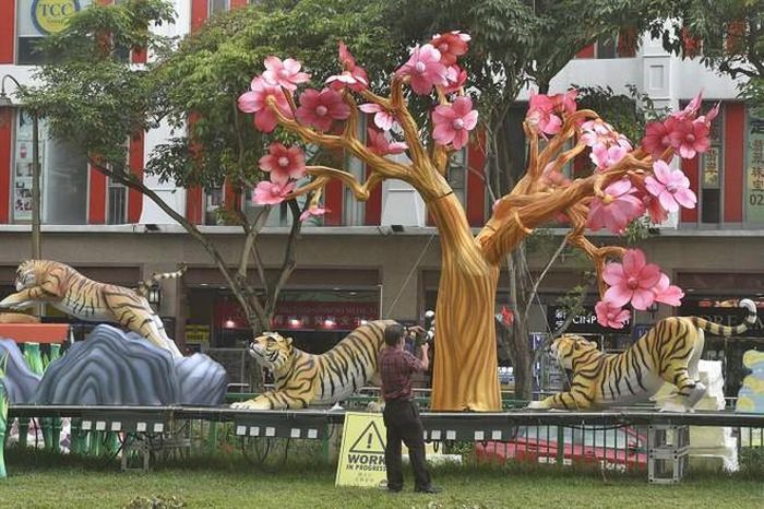 Tượng hổ được trang trí trên đường phố ở Singapore. (Ảnh: Straitstimes)