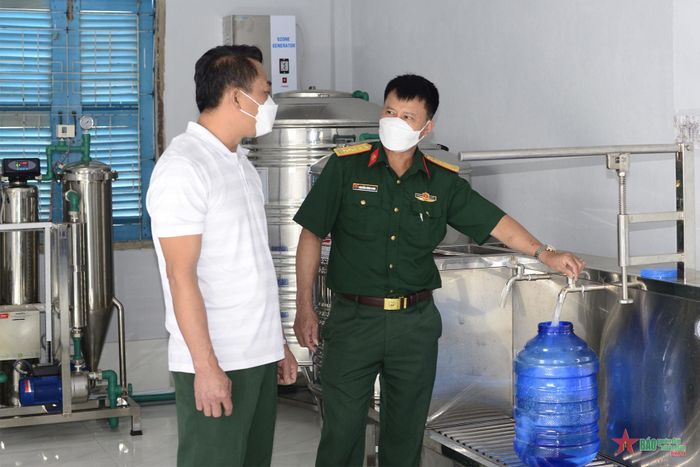 Lữ đoàn đảm bảo 100% nước uống cho bộ đội.