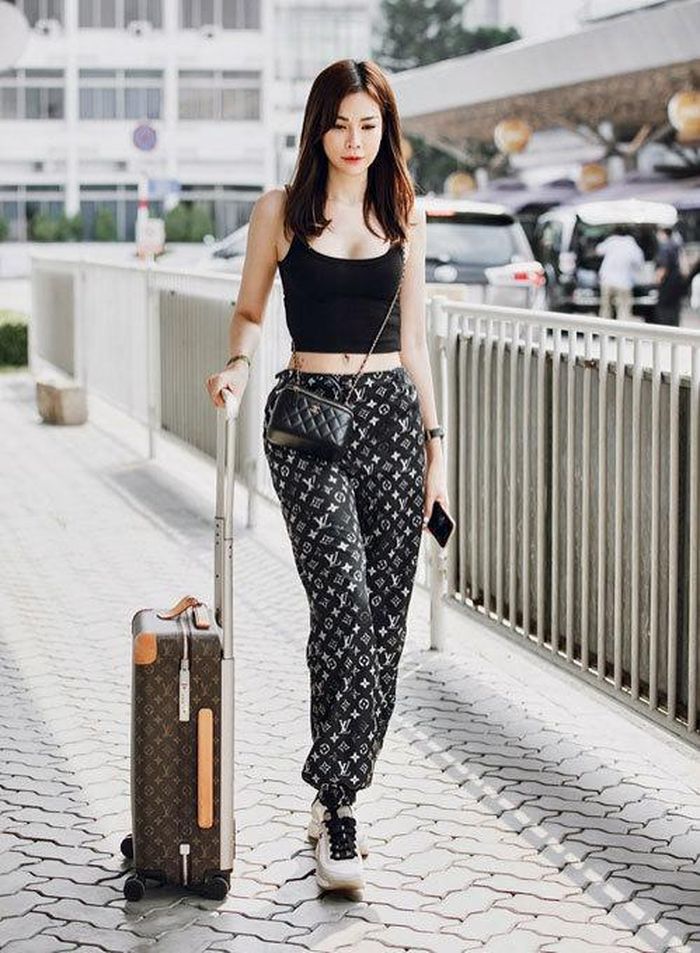 Đây là lần đầu tiên Lan Phương về Việt Nam vào dịp Tết cổ truyền. Cô tranh thủ đi Côn Đảo để cầu bình an cho bản thân và gia đình trong dịp năm mới.