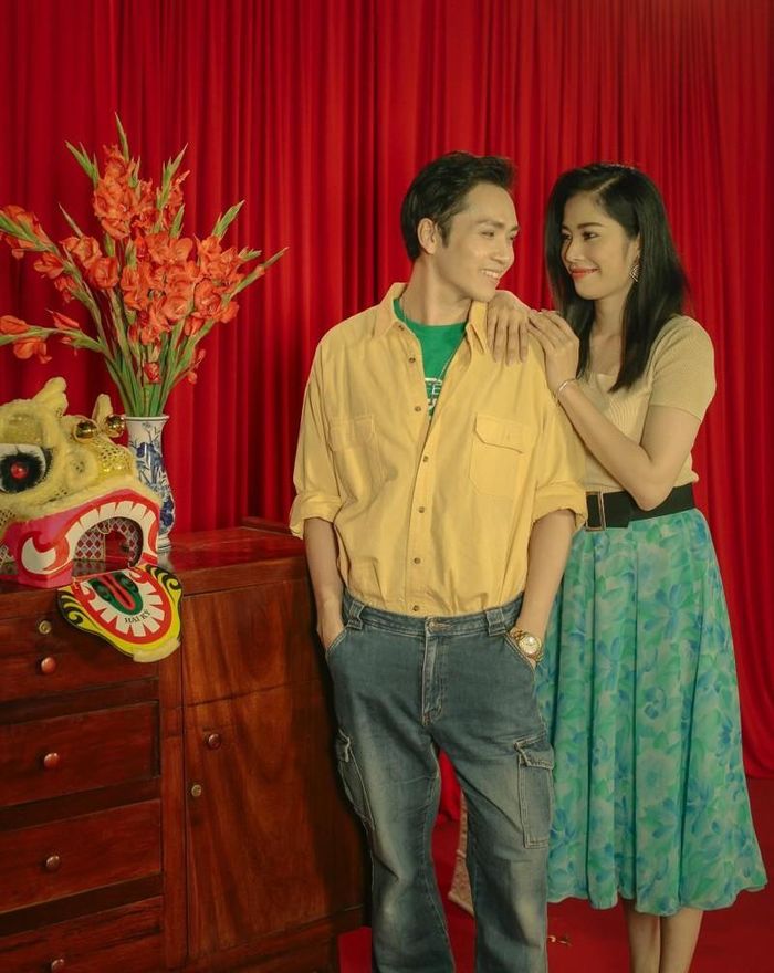 Mới đây, Bạch Công Khanh và Nam Em cũng tiết lộ teaser “New Year With You” - MV nên duyên đầu tiên của cả hai sau "Nhà không bán".