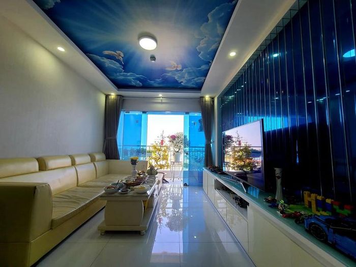 Người dân chuẩn bị bữa cơm ngày cuối năm. Ảnh: KC