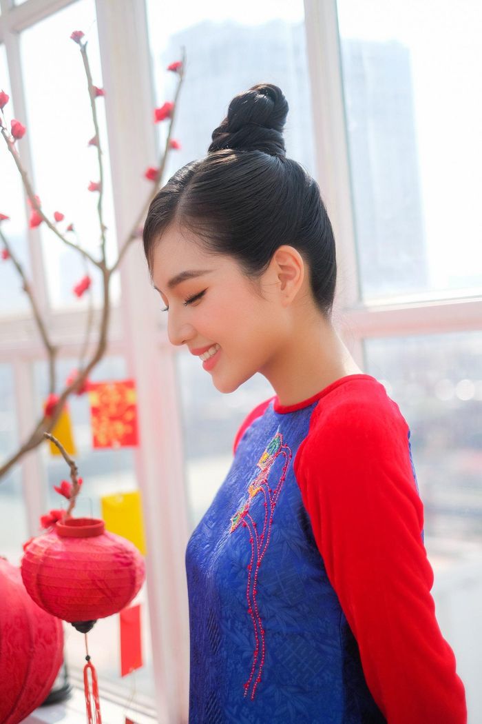 Cô gái sinh năm 1997 cũng là người năng động, thích thử thách và những điều mới mẻ. Trong năm qua, Bích Ngọc tìm kiếm cơ hội cho mình tại môi trường giải trí TP.HCM. Cô được chọn đóng vai Mỹ Tiên trong phim Lưới trời của đạo diễn Phương Điền. 