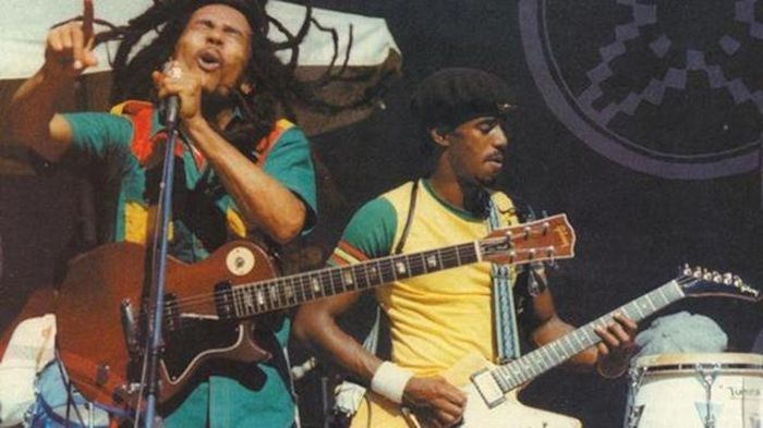 Bob Marley và Junior Marvin