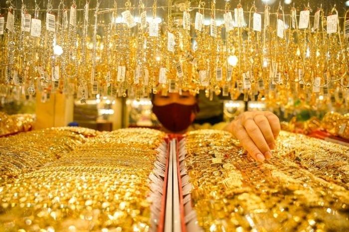Mua vàng lấy may dịp đầu năm là thói quen của nhiều người Việt. (Ảnh minh họa: Vietnamplus)