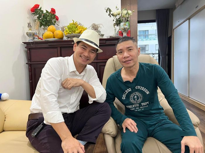 Trước đó, NSƯT Xuân Bắc cũng tới nhà thăm NSND Công Lý. Năm nay, cặp đôi Nam Tào- Bắc Đẩu cùng vắng mặt trong chương trình “Táo quân 2022” khiến nhiều khán giả không khỏi hụt hẫng, tiếc nuối.