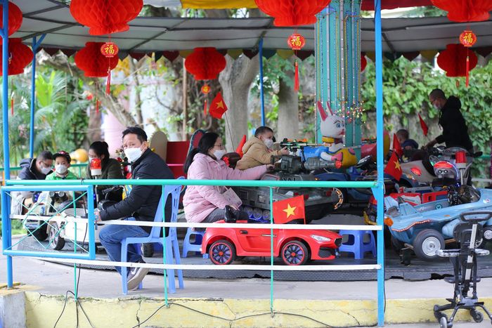 Những khu vui chơi như thế này luôn níu chân các bạn nhỏ.