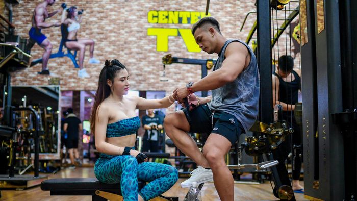Cùng huấn luyện và thi đấu trong một team nhưng lịch trình của tôi và bạn gái rất khác biệt. Dù vậy, chúng tôi luôn cố gắng sắp xếp để có thể đồng hành dù là lúc ở nhà, ở phòng tập hay trên sàn thi đấu.