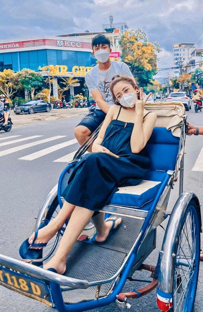 Phan Văn Đức và cô vợ Võ Nhật Linh ở Nha Trang