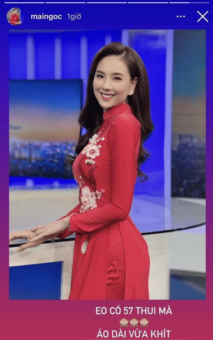 Mới đây, MC VTV - Mai Ngọc đã khiến dân mạng trầm trồ khi khoe ảnh mặc áo dài để lộ vòng eo nhỏ xíu. Cô đính kèm dòng trạng thái: “Eo có 57 thôi mà. Áo dài vừa khít.”