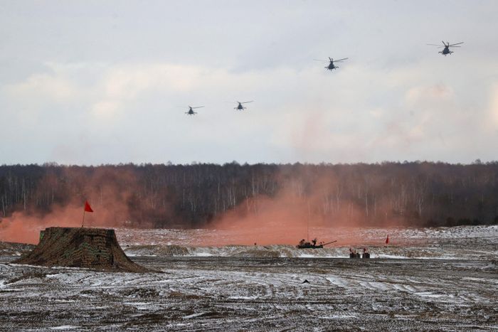  Belarus nói rằng các cuộc tập trận là cần thiết, do Ukraine, Ba Lan và các nước Baltic đang tăng cường lực lượng quân đội. 