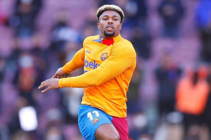 Traore được HLV Xavi xếp đá chính khi Barca tiếp đón Atletico trên sân nhà. Tân binh của sân Camp Nou được đảm nhận vị trí tiền đạo lệch phải sở trường. Sát cánh cùng Traore trên hàng công Barca ở trận này còn có Gavi và Ferran Torres.