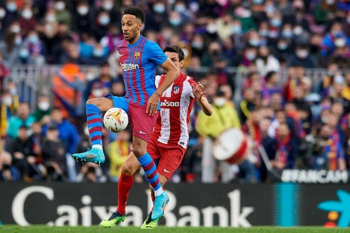 Chân sút người Gabon hoạt động năng nổ, nhưng chưa hòa nhập với phong cách chơi của Barca. Anh không tạo ra tình huống đáng chú nào trong những phút có mặt trên sân.
