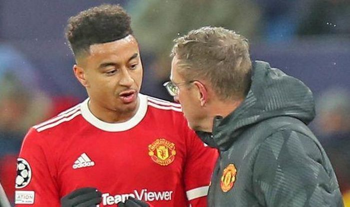 Ralf Rangnick yêu cầu các sao MU có gì thì mặt đối mặt giải quyết vấn đề, thay vì làm lớn chuyện trên mạng xã hội