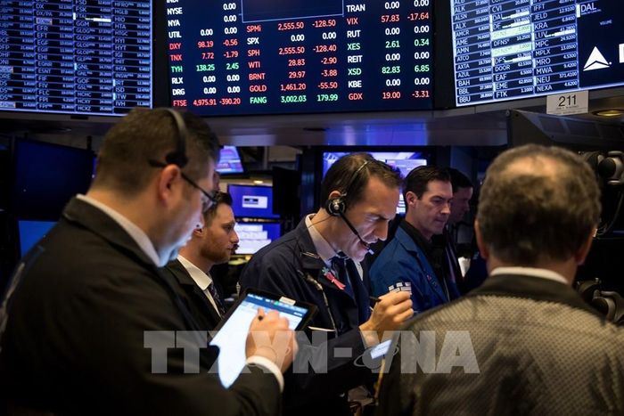 Trong ảnh: Hoạt động tại sàn giao dịch chứng khoán New York, Mỹ. Ảnh: THX/TTXVN