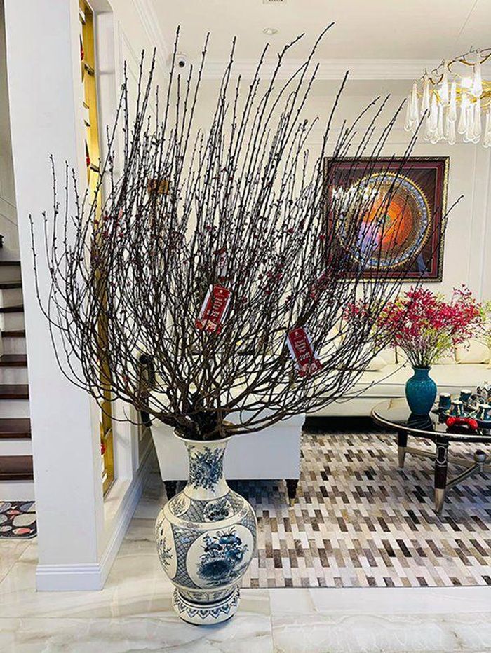 Ngày Tết không thể thiếu cành đào.