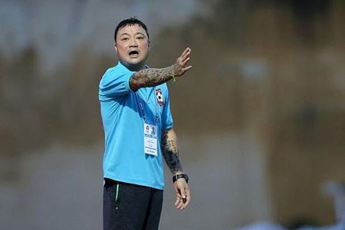 HLV Trương Việt Hoàng.