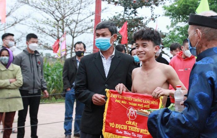 Võ Rum - vô địch lứa tuổi thiếu niên