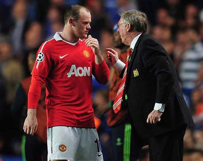 Rooney từng căng thẳng với Sir Alex bởi dự định rời MU năm 2010