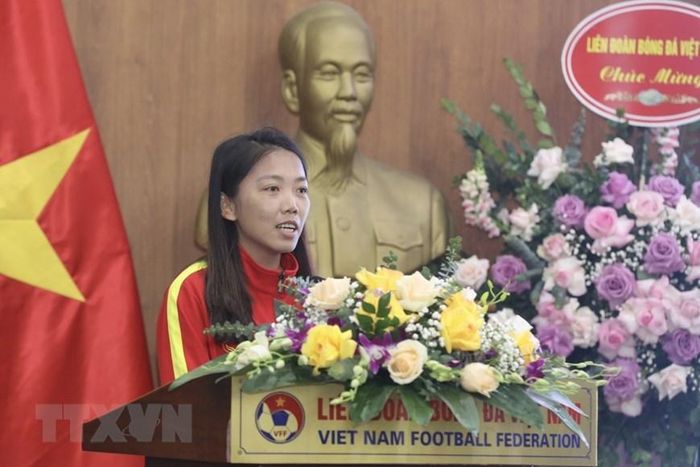 Đội trưởng đội tuyển bóng đá nữ Việt Nam Huỳnh Như phát biểu. (Ảnh: Minh Quyết/TTXVN)