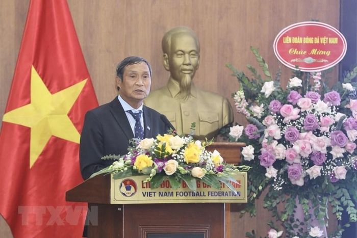 Huấn luyện viên trưởng đội tuyển bóng đá nữ Việt Nam Mai Đức Chung phát biểu. (Ảnh: Minh Quyết/TTXVN)
