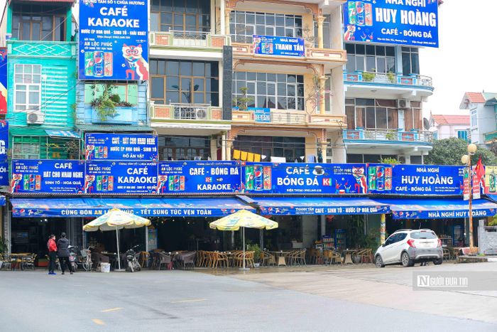 Khu vực ăn uống, nghỉ ngơi tại Suối Yến cũng bắt đầu mở cửa trở lại.