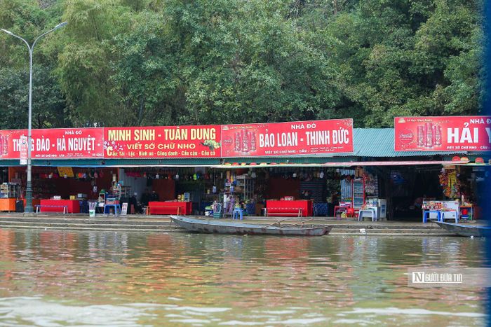 Trước đó, UBND Tp.Hà Nội đã có văn bản đồng ý với đề xuất của UBND huyện Mỹ Đức về việc mở cửa đón du khách đến tham quan Di tích quốc gia đặc biệt quần thể Hương Sơn (chùa Hương) trong bối cảnh dịch bệnh Ccovid-19 trên địa bàn huyện không phức tạp.