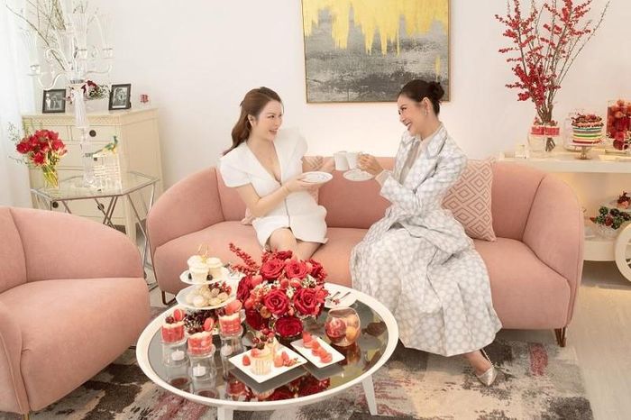 Lý Nhã Kỳ và Nam Thư có mối quan hệ thân thiết.