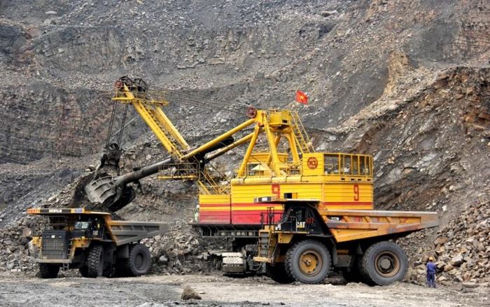 Do chủ động thiết bị xe máy, cho nên ngay trong những ngày đầu Xuân của năm Nhâm Dần, Công ty CP than Cao Sơn đã khai thác được hơn 28 nghìn tấn than.