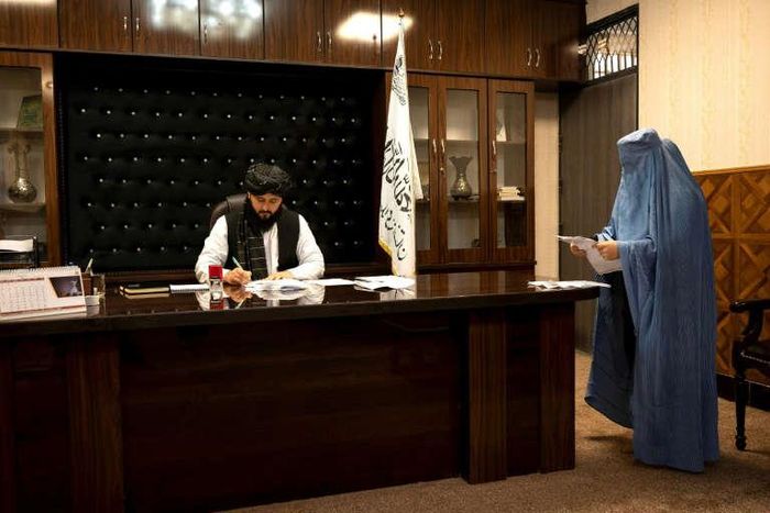 Thị trưởng thành phố Maymana-anh Damullah Mohibullah Mowaffaq. Ảnh: AFP