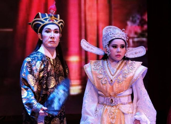 NSƯT Vũ Linh tái ngộ khán giả trong vở “Mạnh Lệ Quân kỳ nữ” của đoàn Huỳnh Long, với các suất diễn cháy vé đêm mồng 8 và mồng 9