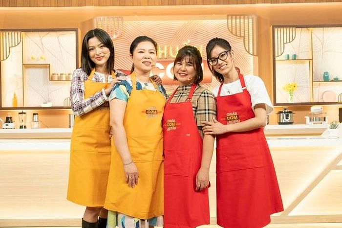 Hai đội chơi mở màn cho Chuẩn cơm mẹ nấu 2022