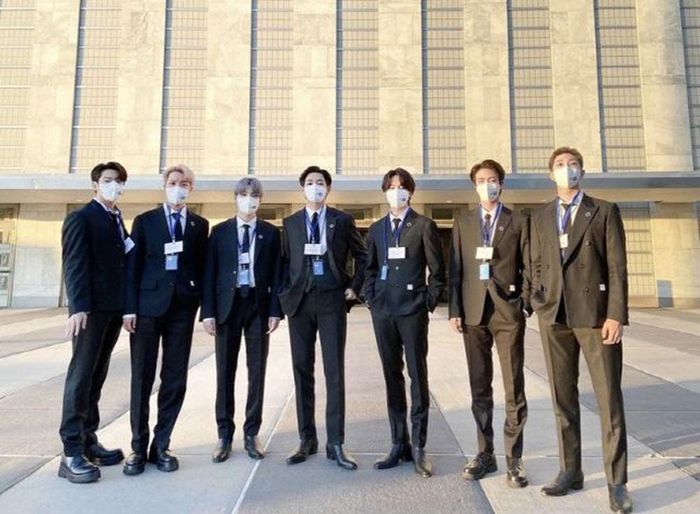 BTS đã mặc những bộ đồ cao cấp đến dự Phiên họp thứ 76 của Đại hội đồng Liên hiệp quốc ở New York hồi tháng 9/2021