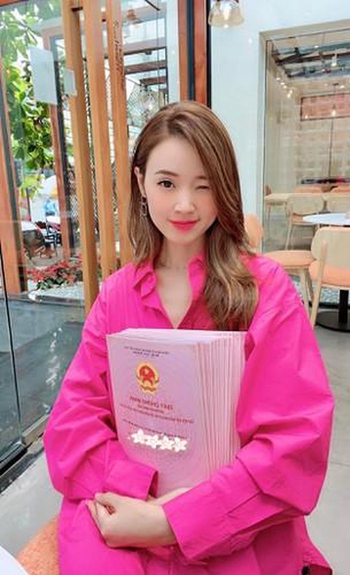 Thời gian gần đây, cái tên Midu vô cùng nóng trên MXH nhờ chuyện cô thường xuyên chia sẻ về lĩnh vực tài chính, đặc biệt là ngành bất động sản.