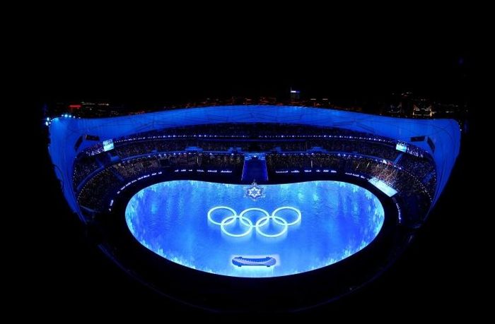 Lễ bế mạc Olympic Bắc Kinh được tổ chức với sự tham gia của các quan chức, vận động viên, cổ động viên cùng các nghệ sĩ biểu diễn.