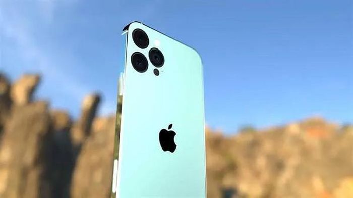 Trong concept mới, iPhone 14 Pro sẽ có màu xanh mint cực trẻ trung, phần khung viền bóng bẩy khiến máy trở nên sang trọng hơn so với phiên bản màu xanh mint trước đó trên mẫu iPhone 11 hay iPhone 12.