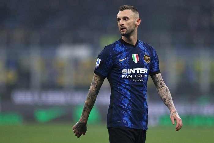 Liverpool chào mời Brozovic