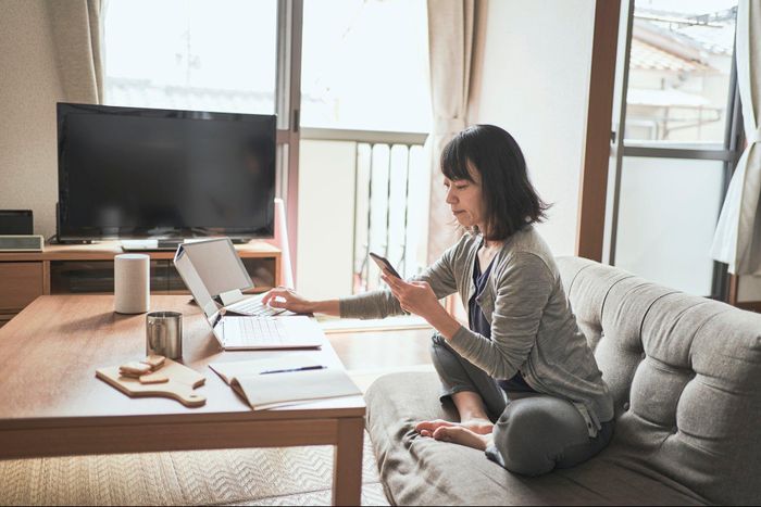  Mặc cho những bất cập kể trên, phần lớn người trẻ vẫn không muốn làm việc toàn thời gian ở văn phòng vì muốn linh hoạt về địa điểm, thời gian dành cho công việc. Ảnh: Entrepreneur. 