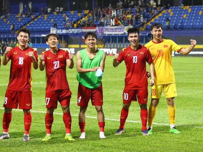  U23 Việt Nam vượt qua khó khăn về lực lượng để vào bán kết. Ảnh: Nguyên Khang. 
